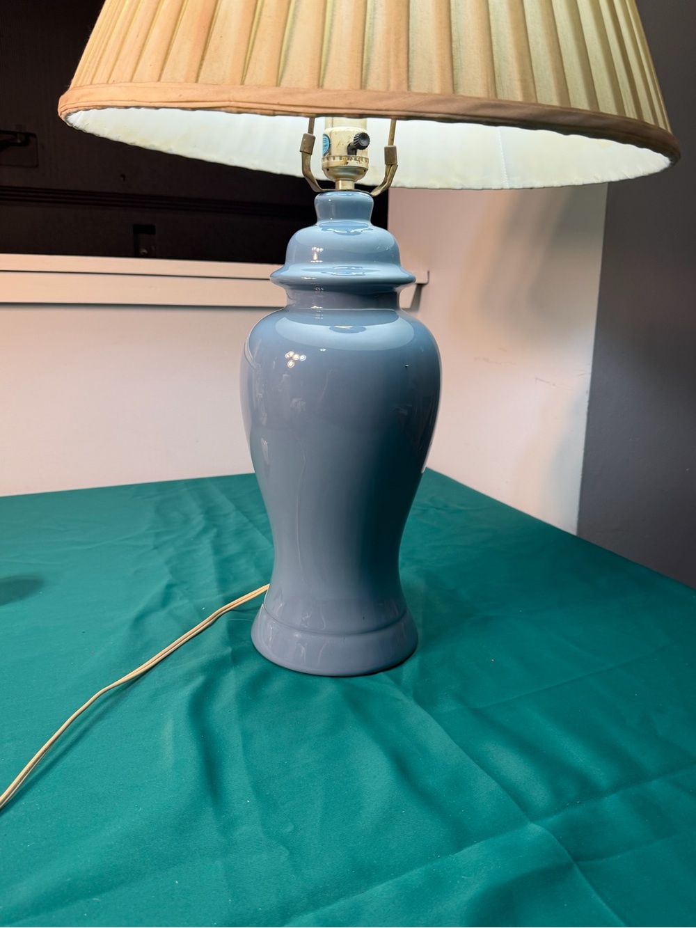 Classic Ceramic Table Lamp in Light Blue by